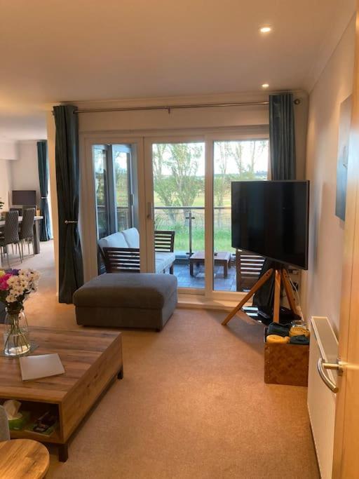 Beautiful 2 Bedroom Flat Overlooking Golf Course Carnoustie Exterior foto