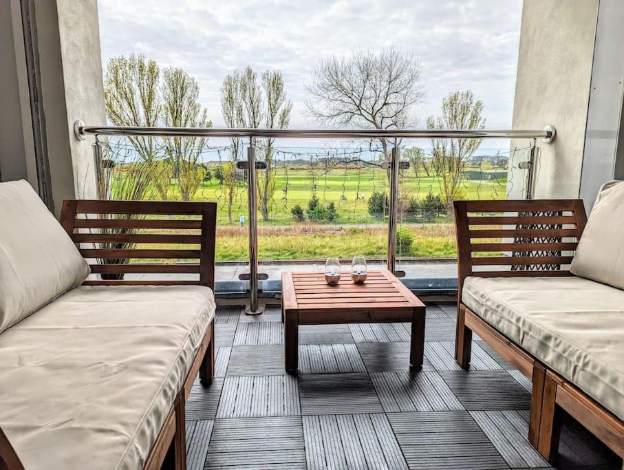 Beautiful 2 Bedroom Flat Overlooking Golf Course Carnoustie Exterior foto